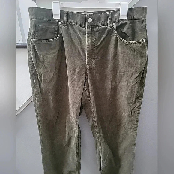 Everlane Men's Green The Straight Fit Corduroy Pants Size 38x30 Comfort Quality - Picture 2 of 5